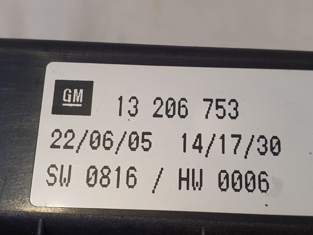 bontott OPEL ASTRA H Biztosítéktábla Motortér