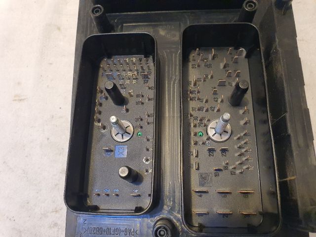 bontott OPEL ASTRA H Biztosítéktábla Motortér