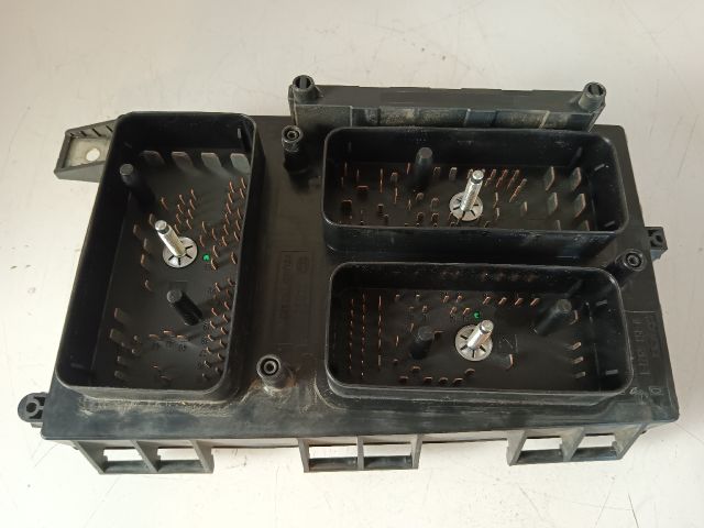 bontott OPEL ASTRA H Biztosítéktábla Motortér