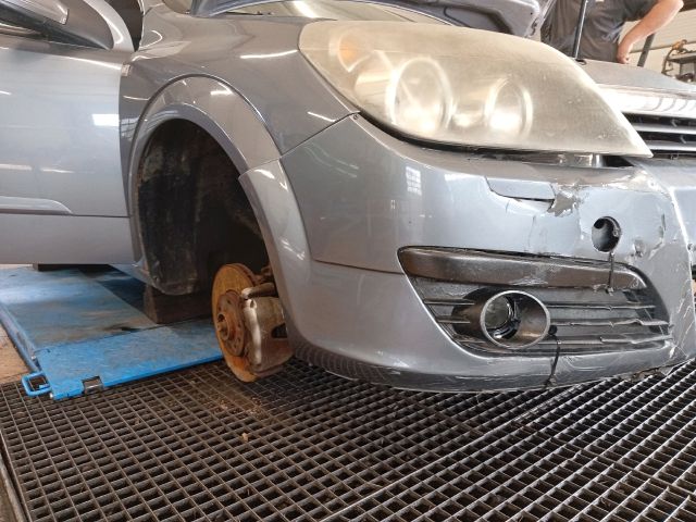 bontott OPEL ASTRA H Generátor