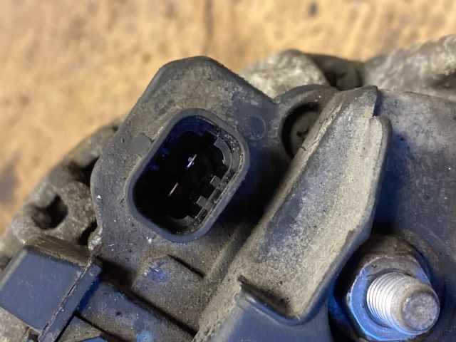 bontott OPEL ASTRA H Generátor