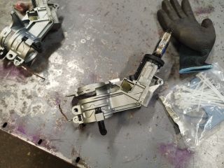 bontott OPEL ASTRA H Gyújtáskapcsoló Házzal