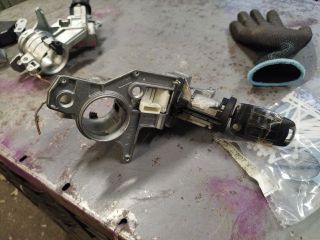 bontott OPEL ASTRA H Gyújtáskapcsoló Házzal