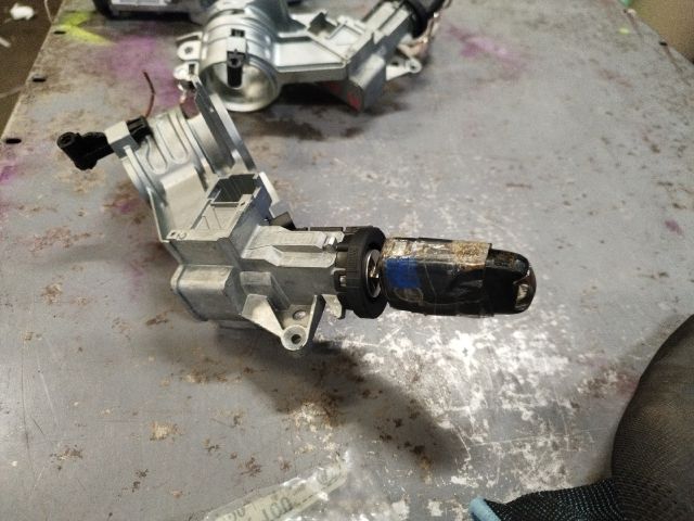 bontott OPEL ASTRA H Gyújtáskapcsoló Házzal