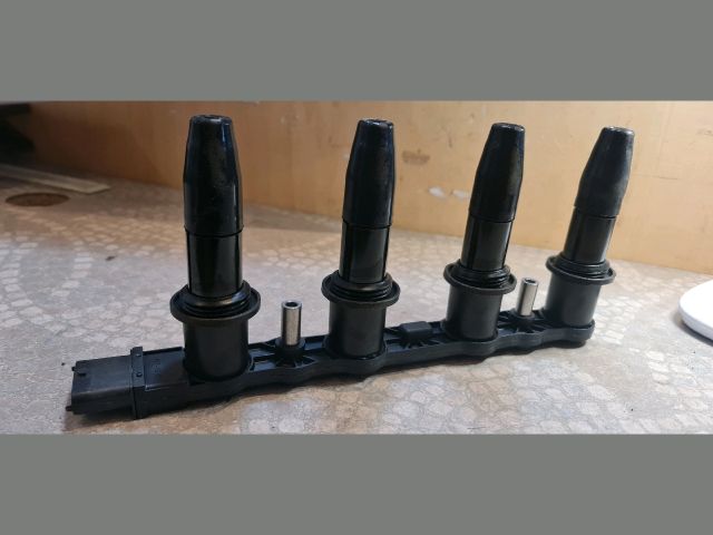 bontott OPEL ASTRA H Gyújtótrafó