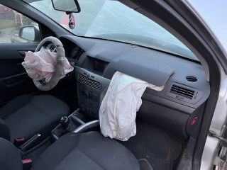 bontott OPEL ASTRA H Jobb első Féknyereg Munkahengerrel