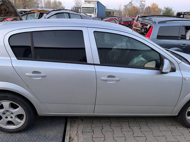 bontott OPEL ASTRA H Jobb első Gólyaláb (Lengécsillapító, Rugó)