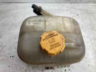 bontott OPEL ASTRA H Kiegyenlítő Tartály