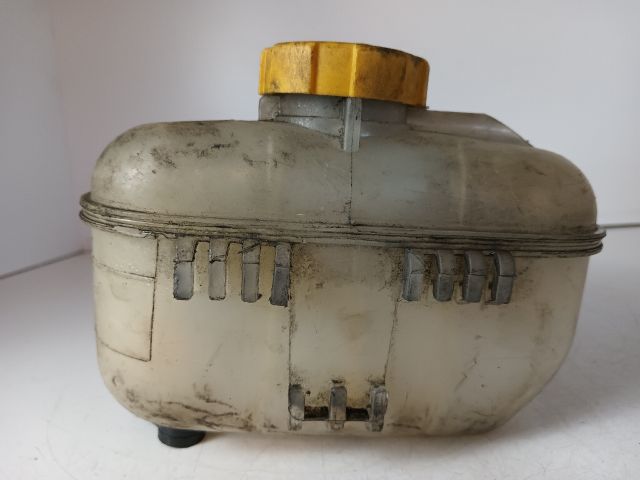 bontott OPEL ASTRA H Kiegyenlítő Tartály