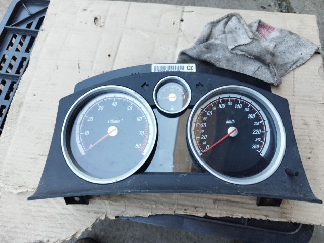 bontott OPEL ASTRA H Kilométeróra