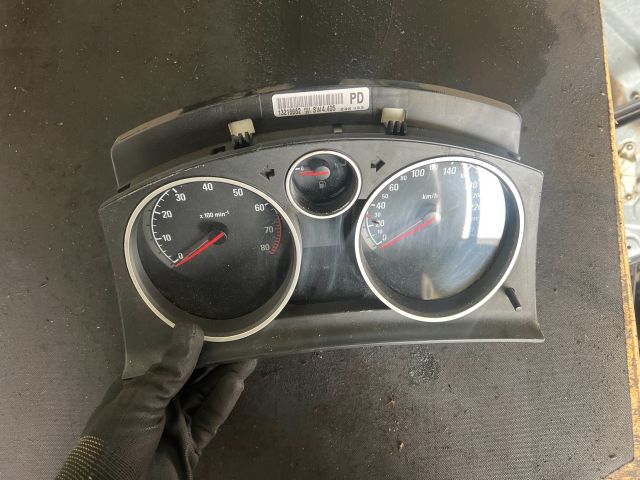 bontott OPEL ASTRA H Kilométeróra