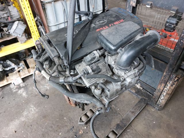 bontott OPEL ASTRA H Komplett Motor (Segédberendezésekkel)
