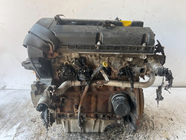 bontott OPEL ASTRA H Motor (Fűzött blokk hengerfejjel)