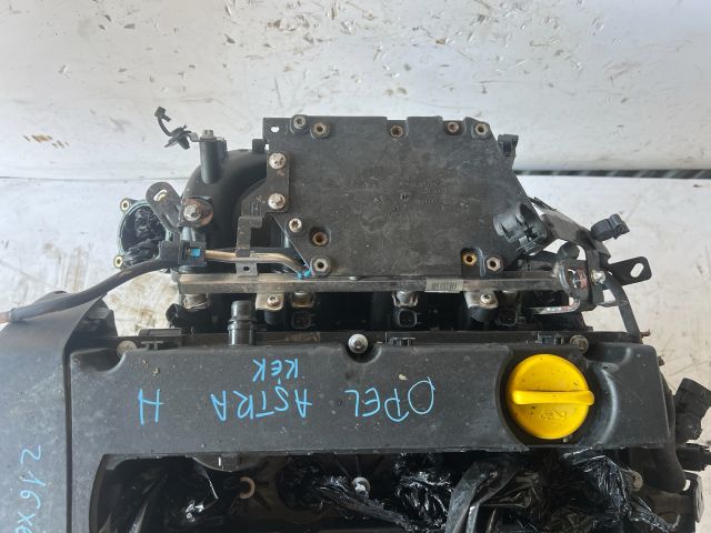bontott OPEL ASTRA H Motor (Fűzött blokk hengerfejjel)