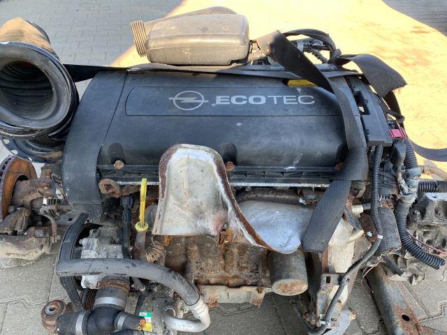 bontott OPEL ASTRA H Motor (Fűzött blokk hengerfejjel)