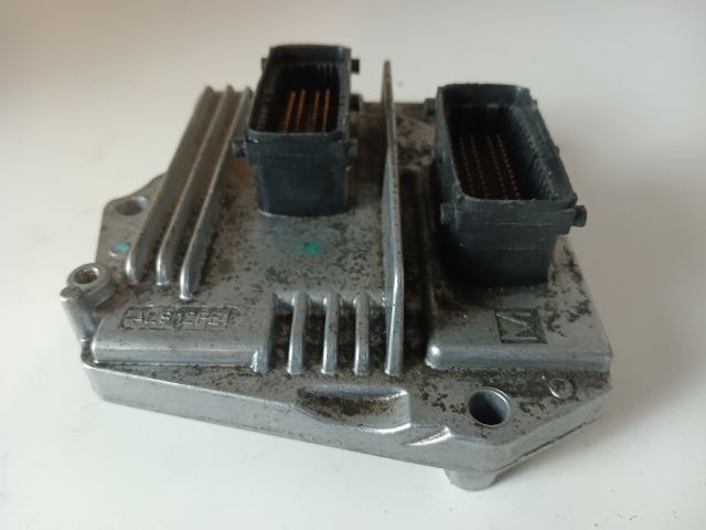 bontott OPEL ASTRA H Motorvezérlő