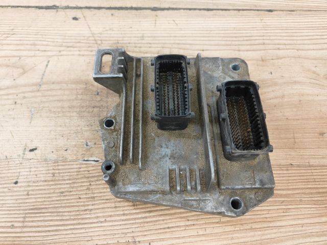 bontott OPEL ASTRA H Motorvezérlő