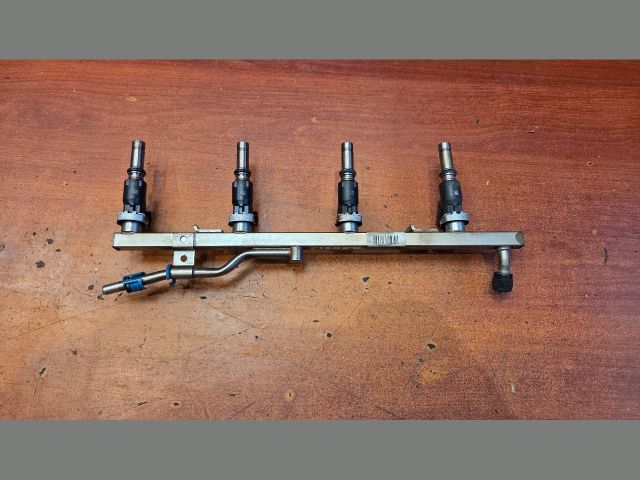 bontott OPEL ASTRA H Porlasztó Sor / Híd