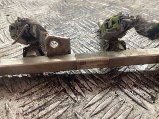 bontott OPEL ASTRA H Porlasztó Sor / Híd