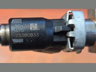 bontott OPEL ASTRA H Porlasztó Sor / Híd