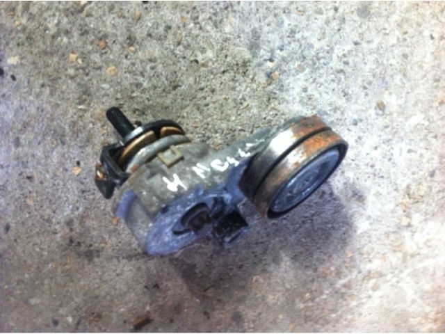 bontott OPEL ASTRA H Szíjfeszítő Görgő