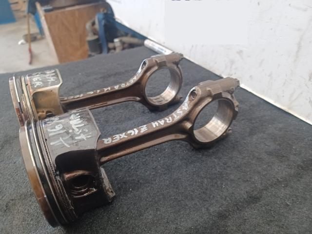 bontott OPEL ASTRA H Dugattyú