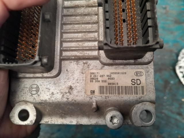 bontott OPEL ASTRA H Motorvezérlő