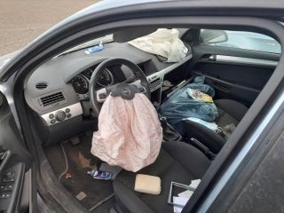 bontott OPEL ASTRA H Motorvezérlő
