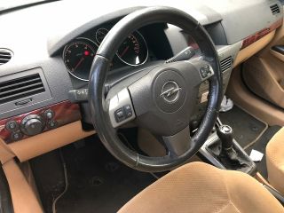 bontott OPEL ASTRA H Bal első Csonkállvány Kerékaggyal