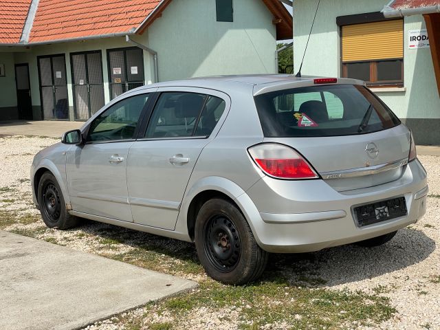 bontott OPEL ASTRA H Bal hátsó Féknyereg Munkahengerrel