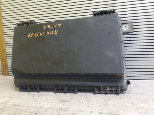 bontott OPEL ASTRA H Biztosítéktábla Motortér