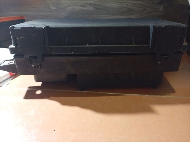 bontott OPEL ASTRA H Biztosítéktábla Motortér