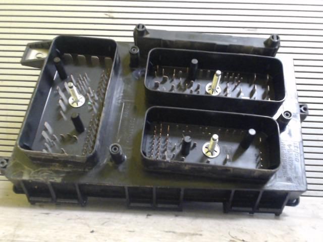 bontott OPEL ASTRA H Biztosítéktábla Motortér