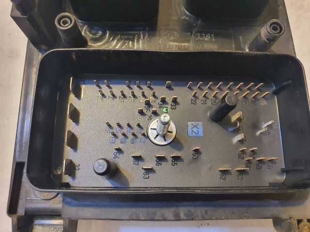 bontott OPEL ASTRA H Biztosítéktábla Motortér