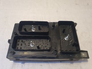 bontott OPEL ASTRA H Biztosítéktábla Motortér