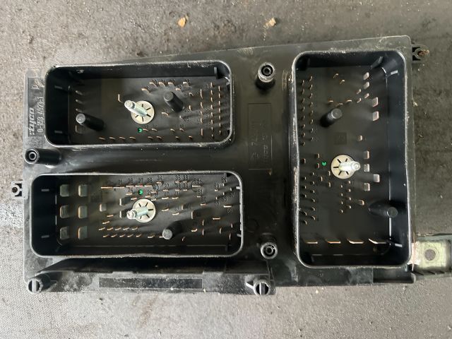 bontott OPEL ASTRA H Biztosítéktábla Motortér