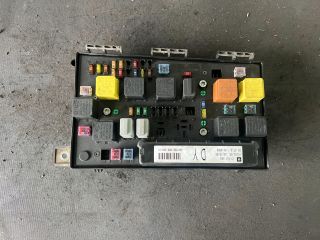 bontott OPEL ASTRA H Biztosítéktábla Motortér