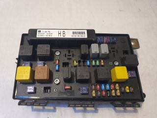 bontott OPEL ASTRA H Biztosítéktábla Motortér