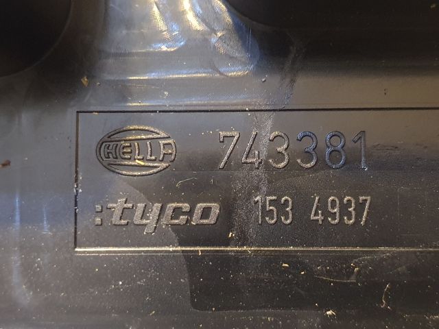 bontott OPEL ASTRA H Biztosítéktábla Motortér