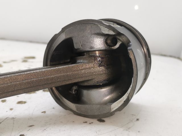 bontott OPEL ASTRA H Dugattyú és Hajtókar