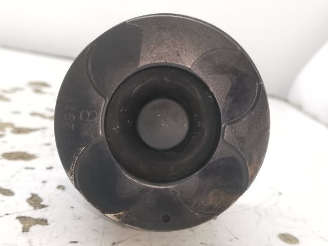 bontott OPEL ASTRA H Dugattyú és Hajtókar