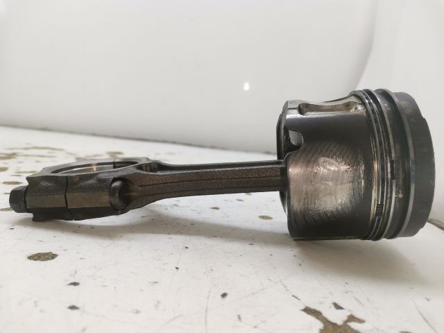 bontott OPEL ASTRA H Dugattyú és Hajtókar