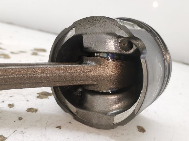 bontott OPEL ASTRA H Dugattyú és Hajtókar