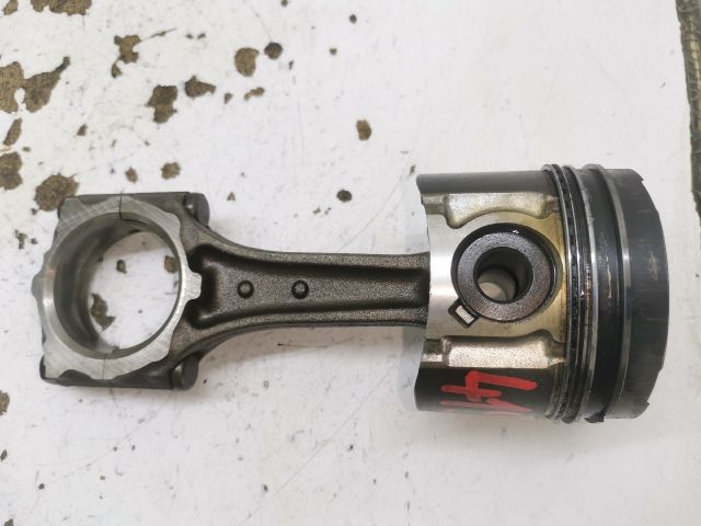 bontott OPEL ASTRA H Dugattyú és Hajtókar