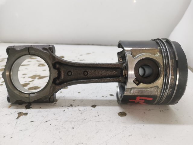 bontott OPEL ASTRA H Dugattyú és Hajtókar