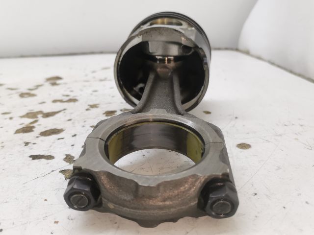 bontott OPEL ASTRA H Dugattyú és Hajtókar