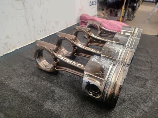 bontott OPEL ASTRA H Dugattyú