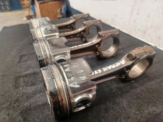 bontott OPEL ASTRA H Dugattyú