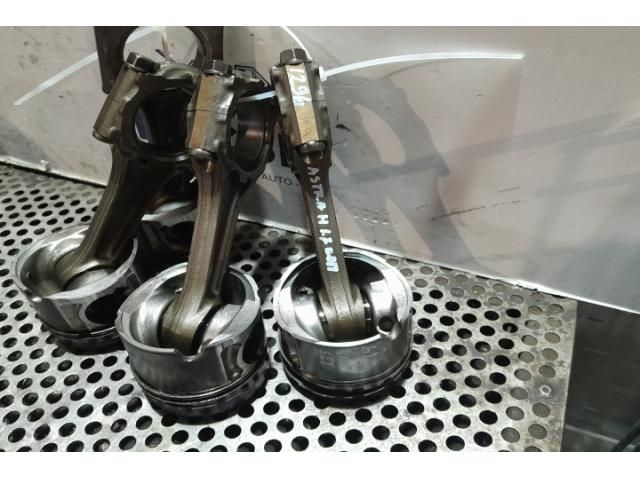 bontott OPEL ASTRA H Dugattyú