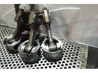 bontott OPEL ASTRA H Dugattyú